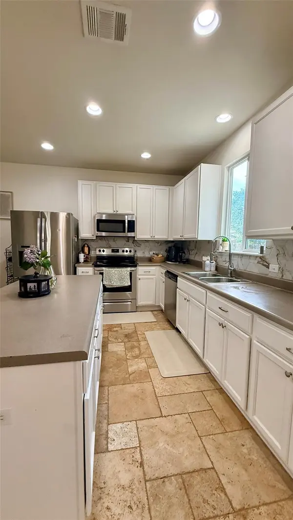 9420 Southwick DR, Austin, TX 78724