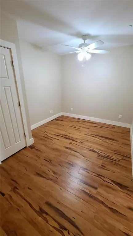 1913 Robbins PL #e, Austin, TX 78705
