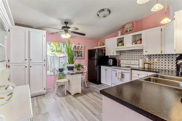 100 Cowpoke CIR, Wimberley, TX 78676