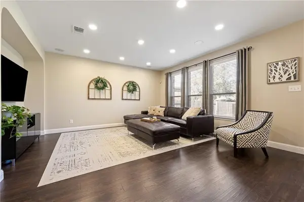 1524 Uhland DR, Leander, TX 78641