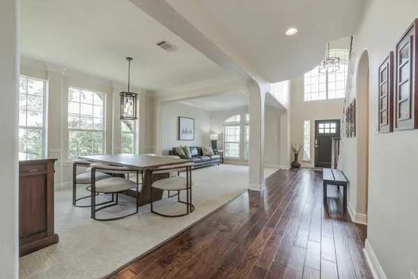 10200 Spicewood PKWY, Austin, TX 78750