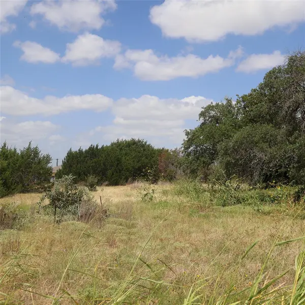 105 Mesones RD, Florence, TX 76527