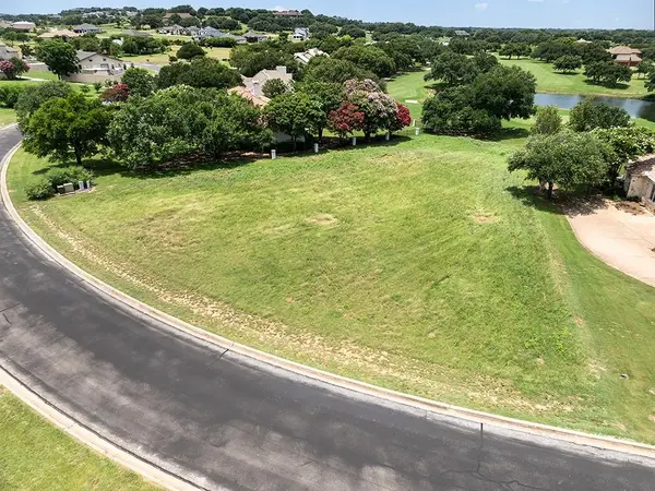 2200 Lauren DR, Spicewood, TX 78669