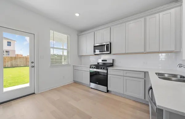 120 Sweetleaf DR, Buda, TX 78610
