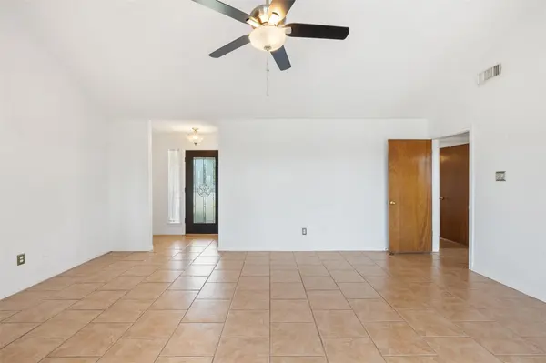 504 N Ave N, Johnson City, TX 78636