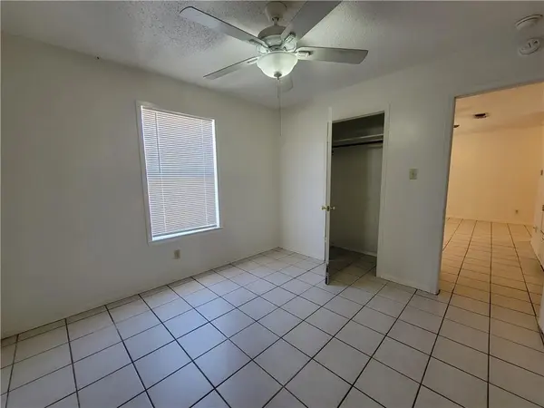 1609 Jones ST #A, Taylor, TX 76574