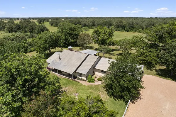 1172 County Road 418, Thorndale, TX 76577