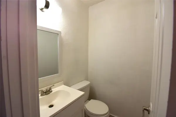 300 E Croslin ST #114, Austin, TX 78752