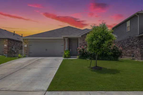 424 Sebring CIR, Hutto, TX 78634