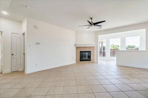 3831 Aqua LN, Round Rock, TX 78681