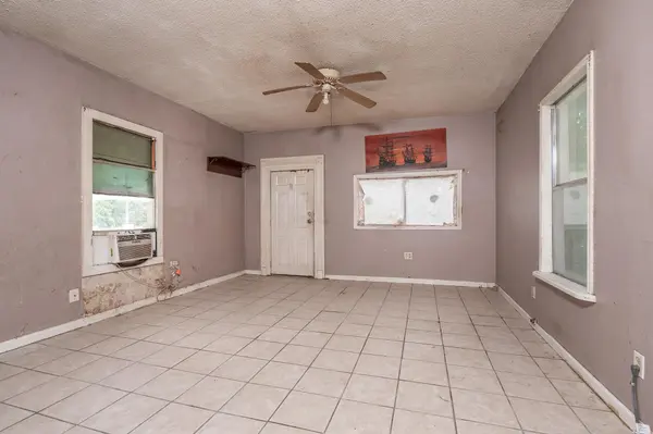 305 E Main ST, Florence, TX 76527
