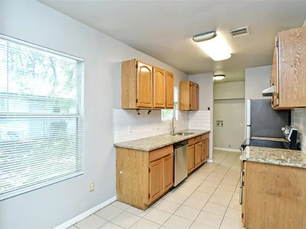 6121 Ponca ST #B, Austin, TX 78741