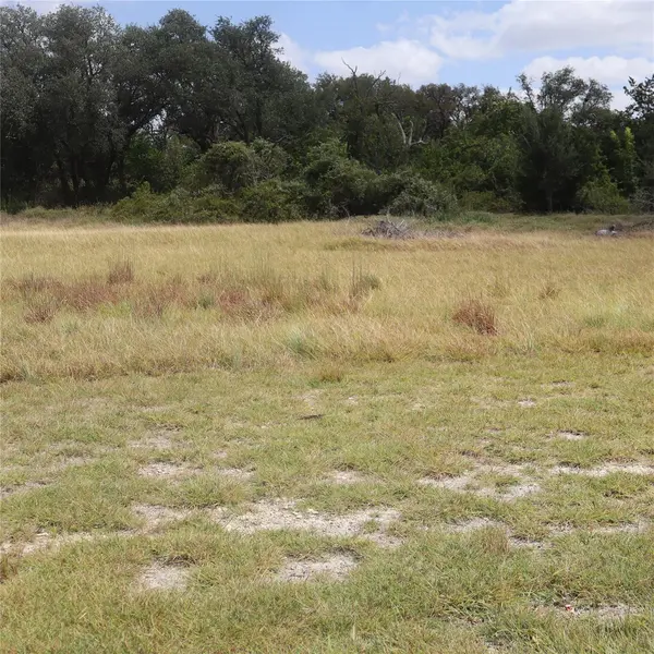 701 Rawhide LN, Florence, TX 76527