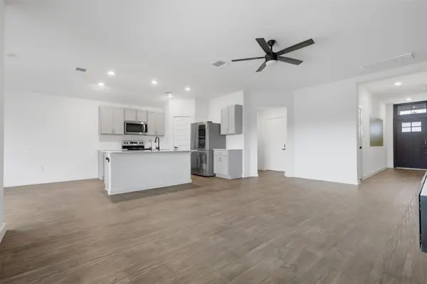 206 Canadian River TRL, Hutto, TX 78634
