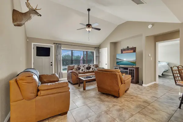 4142 Morningside WAY, Canyon Lake, TX 78133