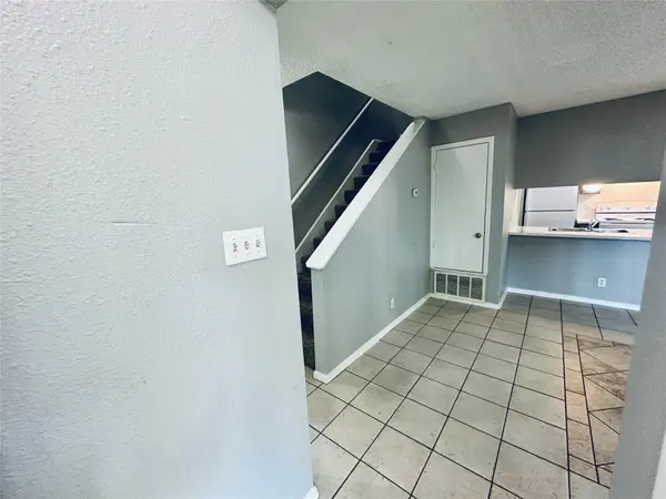 1318 Southport DR #B, Austin, TX 78704