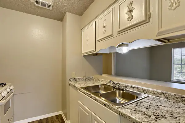 1302 Radcliff DR #B, Austin, TX 78752