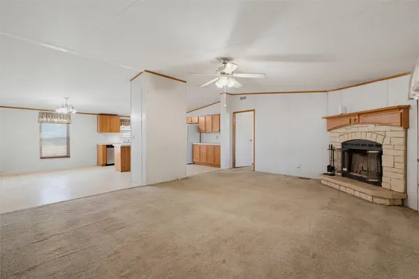 114 Pleasant Grove LOOP, Elgin, TX 78621