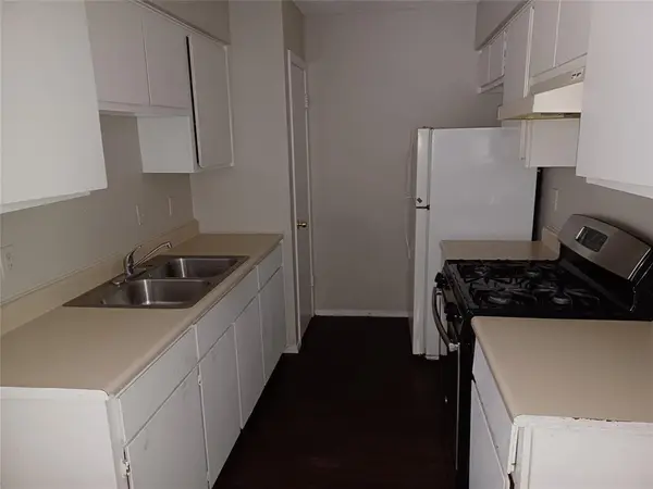 6711 Sandshof DR, Austin, TX 78724