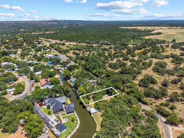 410 CR 136B, Kingsland, TX 78639