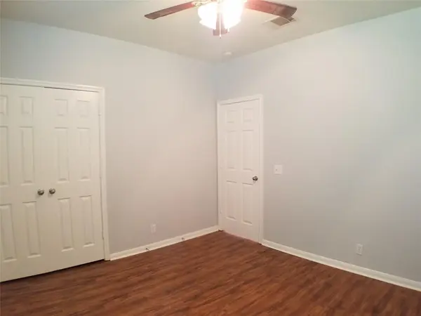 2500 Allred DR #B, Austin, TX 78748