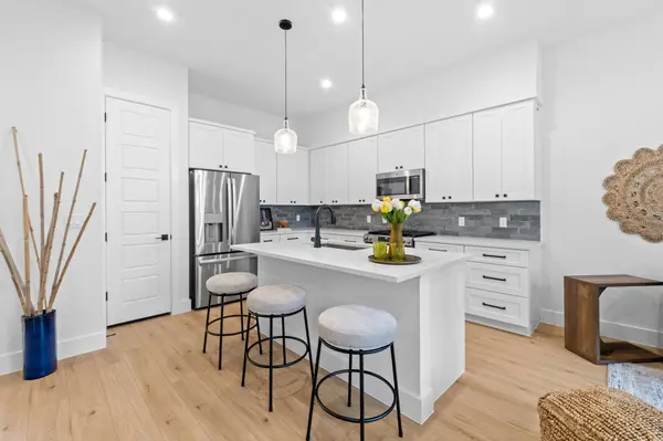 911 Calle Limon #2, Austin, TX 78702