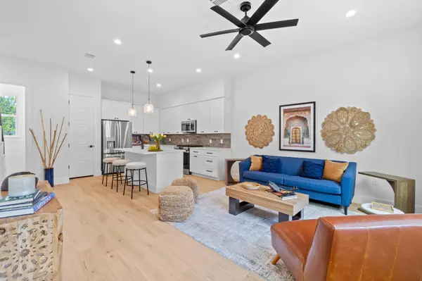 911 Calle Limon #2, Austin, TX 78702