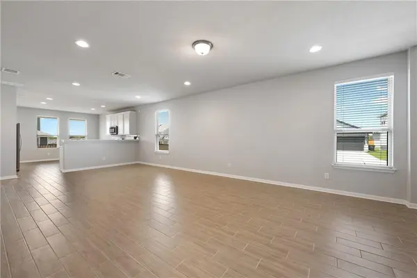100 Drifter LN, Jarrell, TX 76537