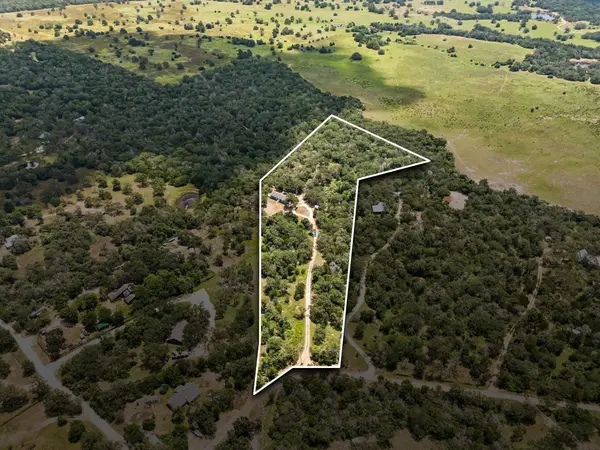 260 Dickerson LN, Elgin, TX 78621