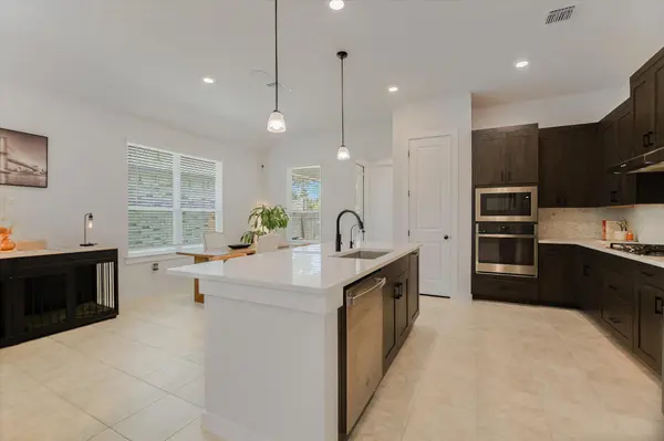 972 Leaning Oak LN, Georgetown, TX 78628