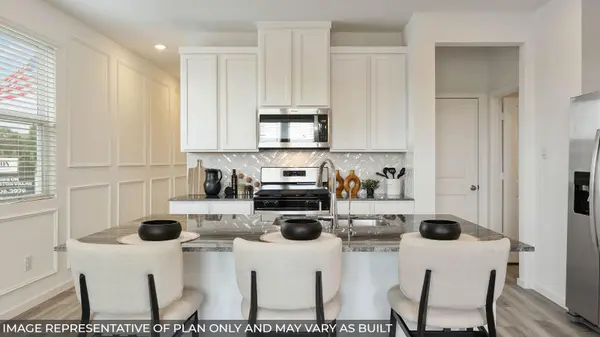 376 Old Stagecoach RD, Jarrell, TX 76537