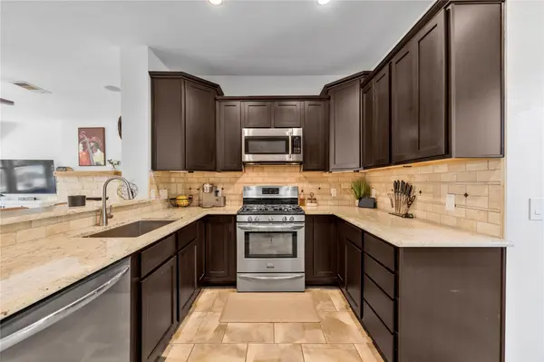 9131 Edwardson LN, Austin, TX 78749