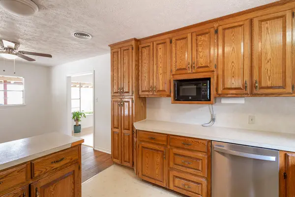 2305 Westforest DR #A, Austin, TX 78704