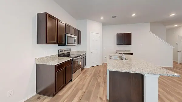 421 Hector LOOP, Georgetown, TX 78626