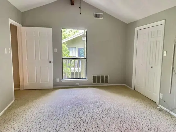 4404 Travis Country CIR #G4, Austin, TX 78735