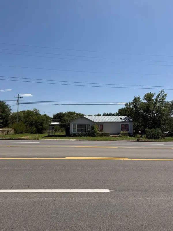 504 E Young ST, Llano, TX 78643