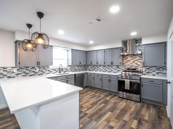 375 Brown RD, Mcdade, TX 78650