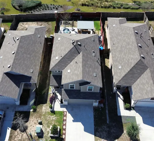 426 Eves Necklace DR, Buda, TX 78610