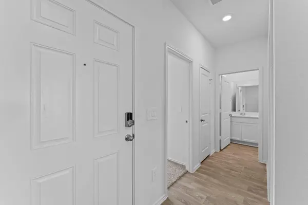 12200 Silverton Tree BND, Mustang Ridge, TX 78610
