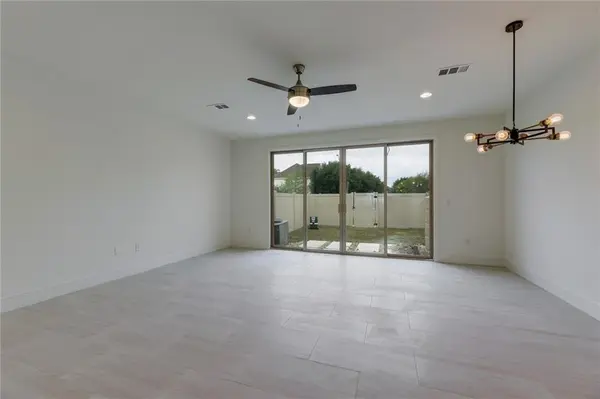 402 Conservation DR #20, Austin, TX 78717