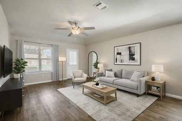 101 Blue Sage DR, Leander, TX 78641
