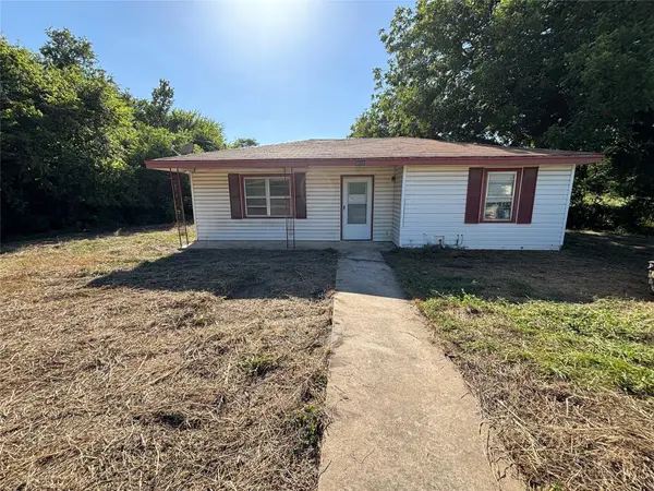 321 N Front ST, Holland, TX 76534