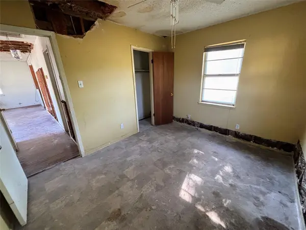 321 N Front ST, Holland, TX 76534