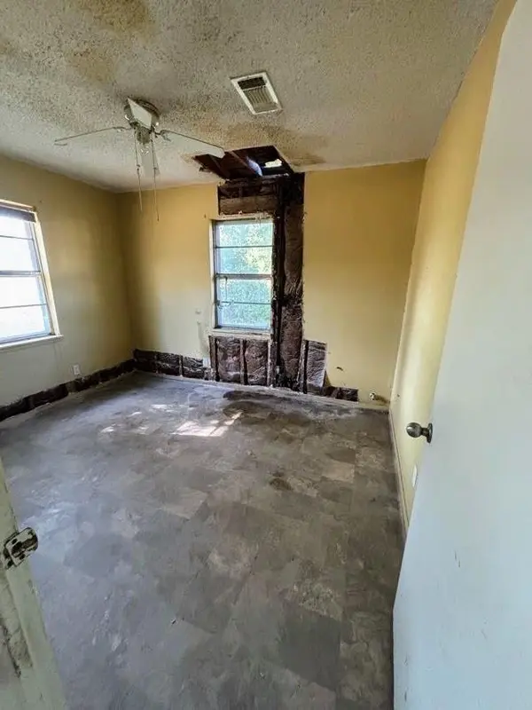 321 N Front ST, Holland, TX 76534