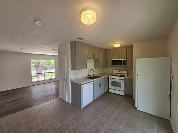 1401 Trinity ST, Lockhart, TX 78644