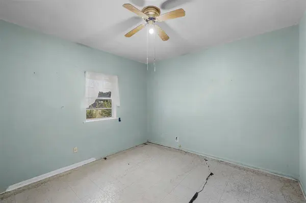 604 N 3rd ST, Thorndale, TX 76577
