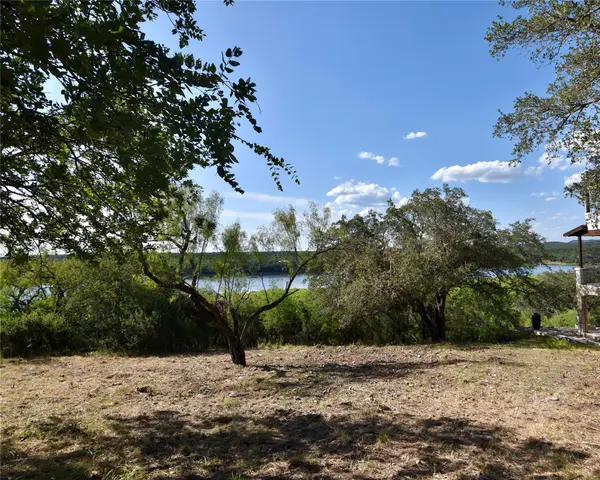637 Wesley Ridge DR, Spicewood, TX 78669