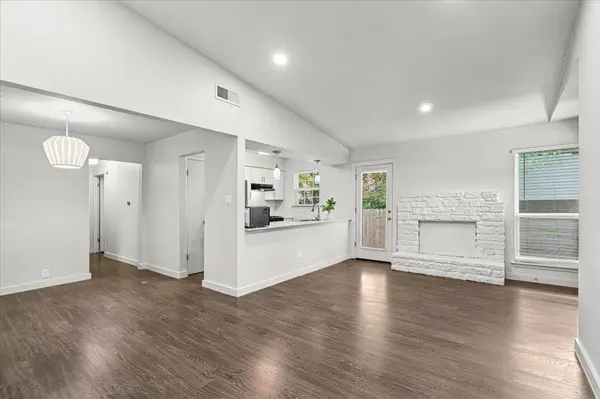 826 King Albert ST #B, Austin, TX 78745