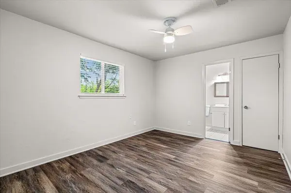 826 King Albert ST #B, Austin, TX 78745