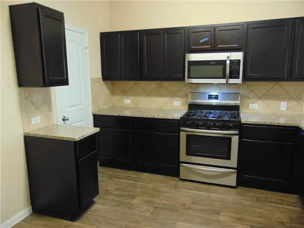 305 Cibolo Creek DR, Kyle, TX 78640